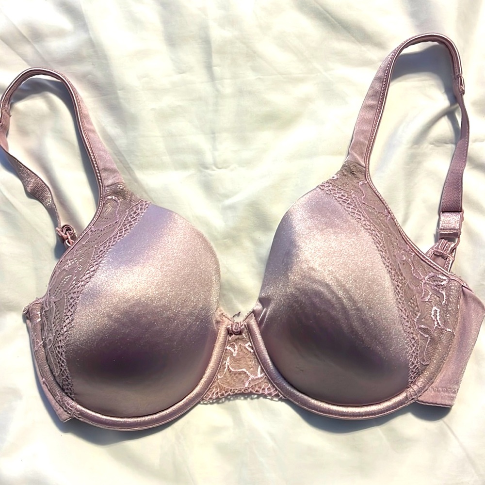 Bali Women's Light Pink Underwire Bra. Size 34D